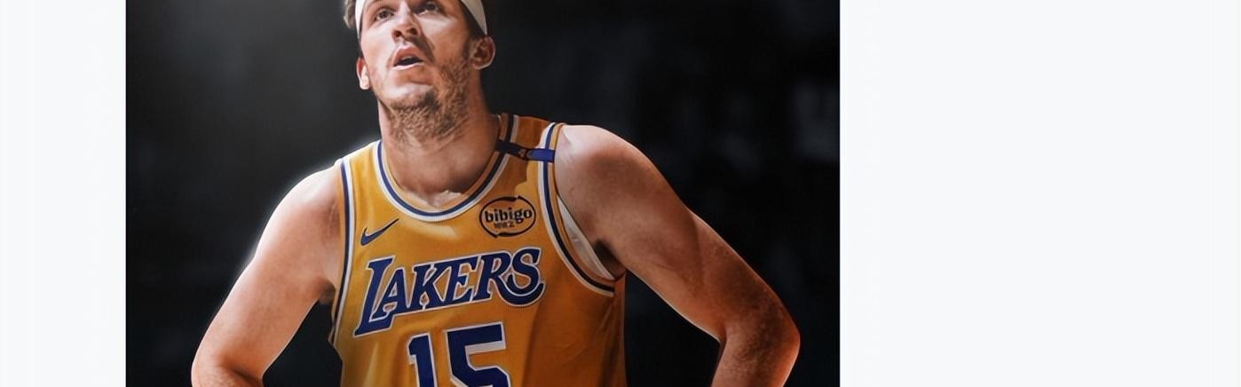 足球赛事-1分钟8分引逆转！里夫斯25分钟35+6各种高难三分 湖媒：超级巨星