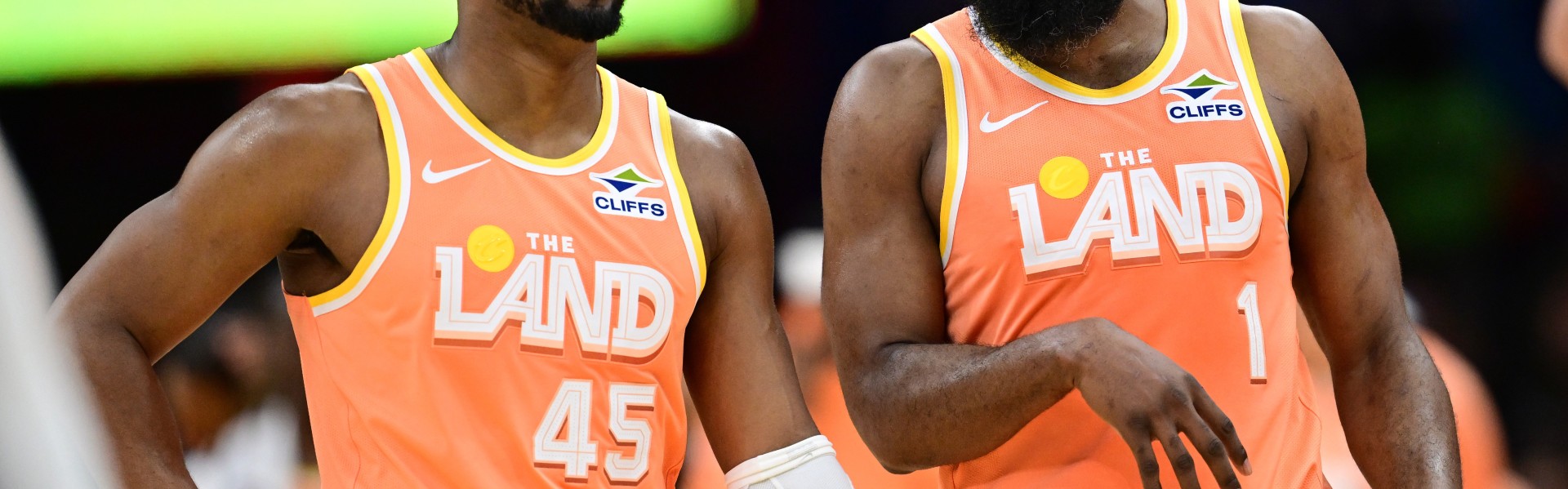 世界杯门票-张佳玮：猛龙躲开了克星尼克斯 但哈登也是猛龙杀手且还有米切尔