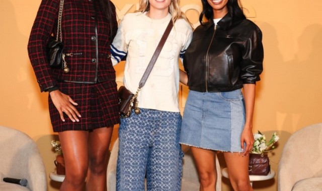 国际足联-娜塔莉亚·布莱恩特晒工作照！作为主持人参与佩奇&amp;里斯访谈节目