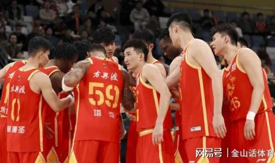 足球新闻-不像话！央视直播，刘维伟却“下架”4大主力，网友:体育精神呢？