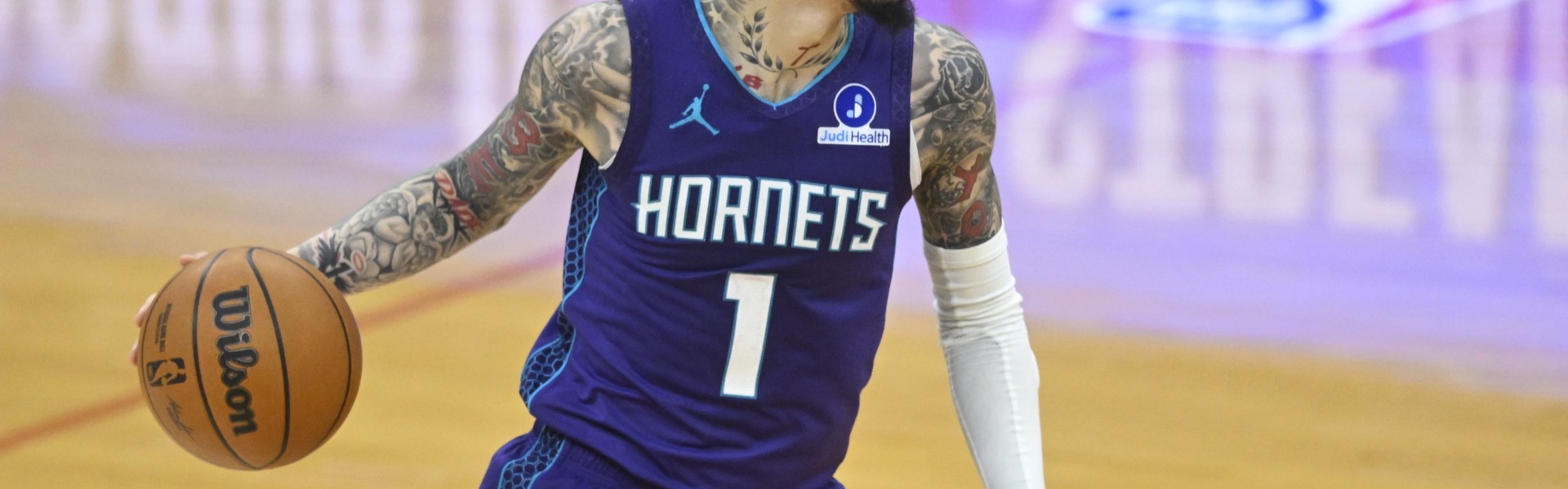 世界杯门票-二人转！拉梅洛·鲍尔连续抢断反击送抛传 米勒两次空接得手