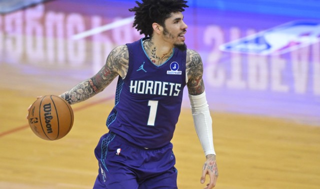 世界杯门票-二人转！拉梅洛·鲍尔连续抢断反击送抛传 米勒两次空接得手